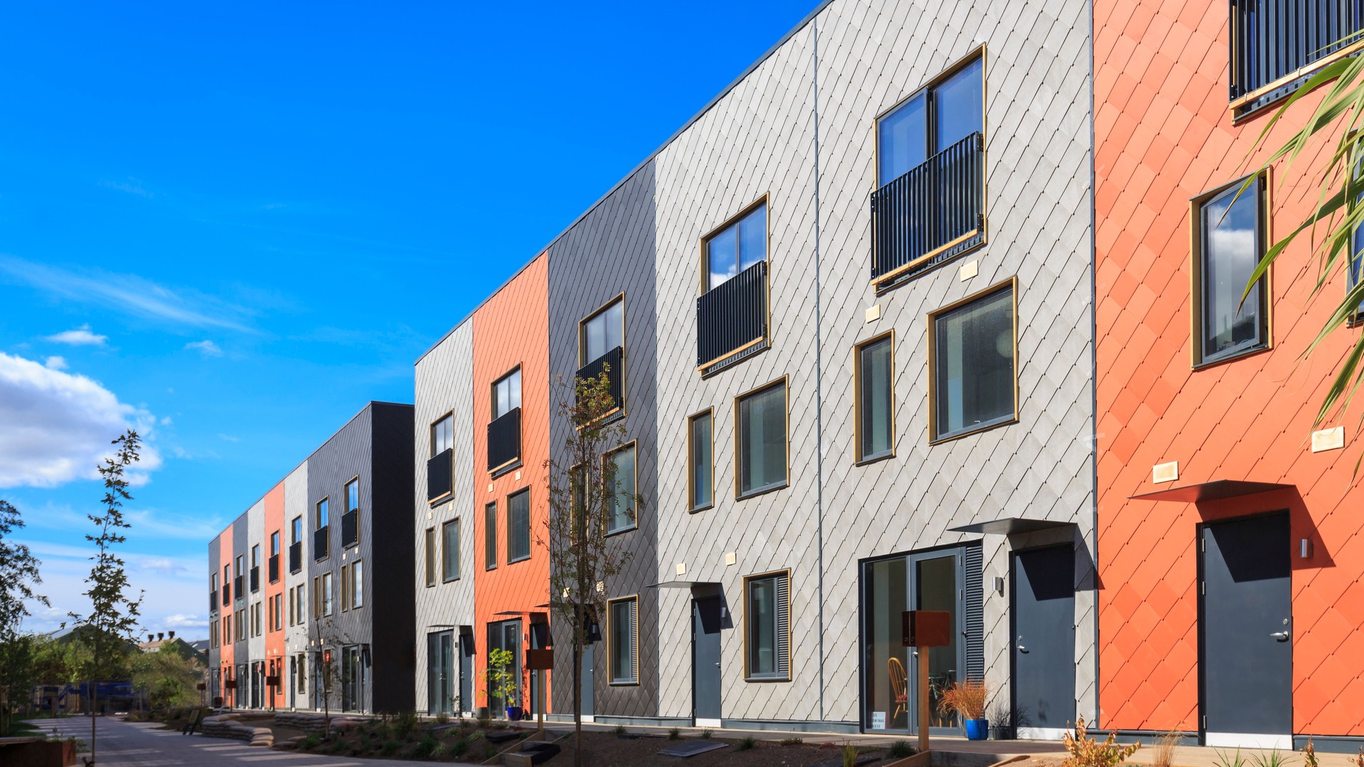 Modern eco housing by the River Aire in Leeds